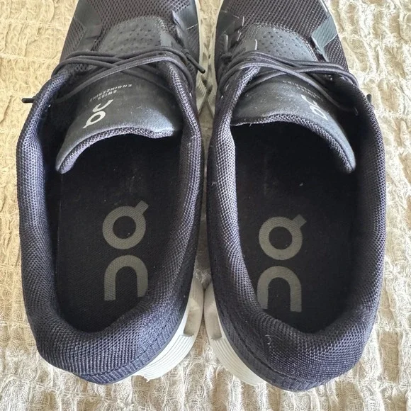 On Running Cloud 5 Sneakers Black White Women's 8 Swiss Engineering - Picture 6 of 9